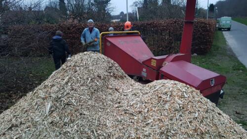 2019_Arbejdsdag_Efterår. Flisbunken blev stor. Foto: Niller