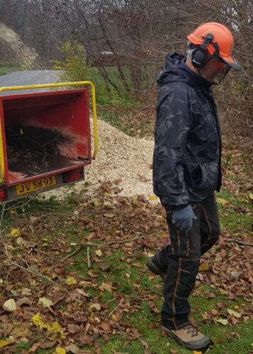 2019_Arbejdsdag_Efterår. Jan stod ved maskinen hele dagen. Foto: Niller