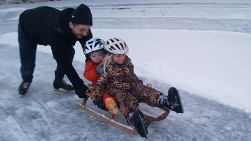 Kælk og skøjtning på søen