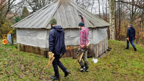 Arbejdsdag_2021_11_28. Mads, Mathias og Stig på vej til pause