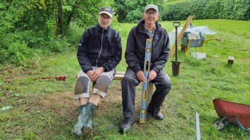 Niller og Peter på bænken