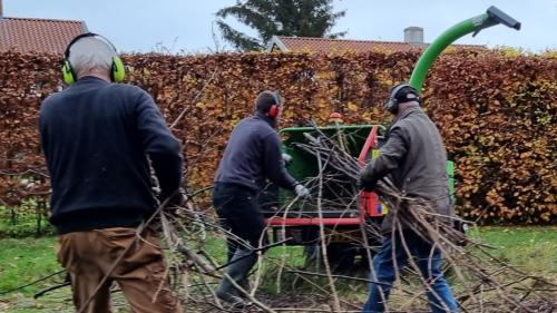Peter, Berit og Søren klør på
